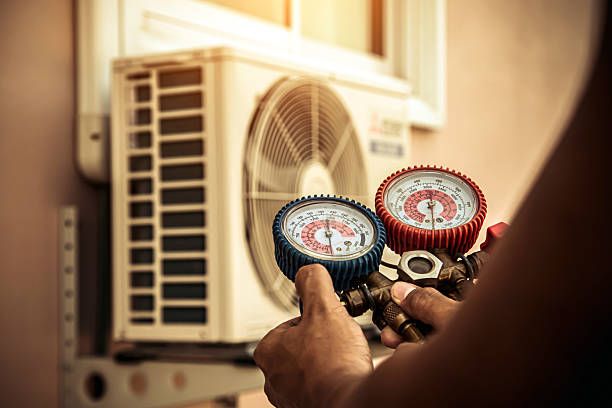 Professional Hvac technician working in Jackson Center, OH
